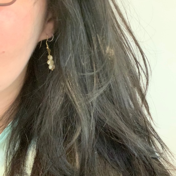 New *Authentic Triple Set of Freshwater Pearls 7mm x 5mm Dangle Gold Earrings - Picture 6 of 15